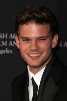 Jeremy Irvine photo #