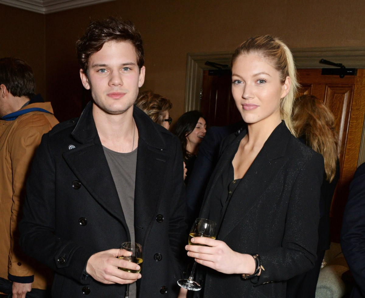 Jeremy Irvine: pic #713181