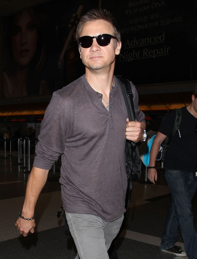 Jeremy Renner: pic #512378