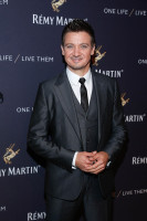Jeremy Renner photo #