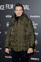 Jeremy Renner photo #