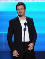 Jeremy Renner photo #