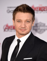 Jeremy Renner photo #