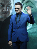 Jeremy Renner photo #