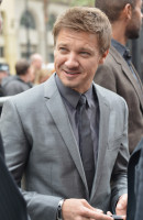 Jeremy Renner photo #