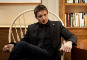 Jeremy Renner photo #