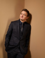 Jeremy Renner photo #