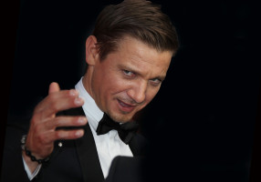 Jeremy Renner photo #