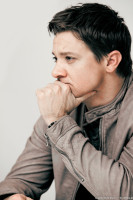 Jeremy Renner photo #