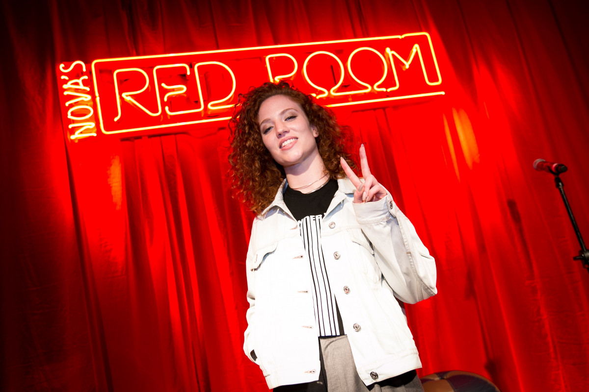 Jess Glynne: pic #942181