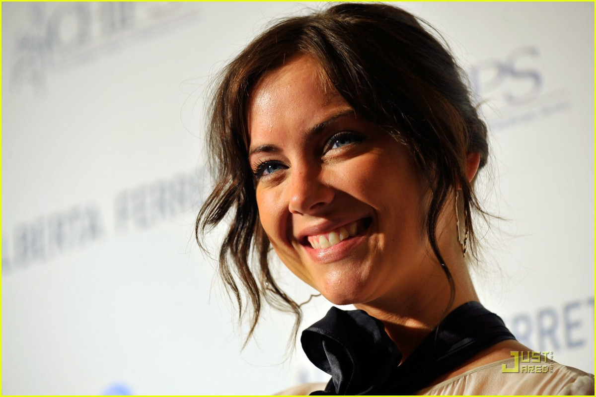 Jessica Stroup: pic #154973