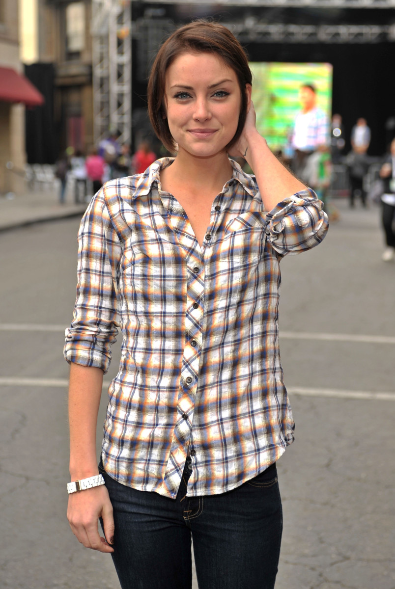 Jessica Stroup: pic #215533