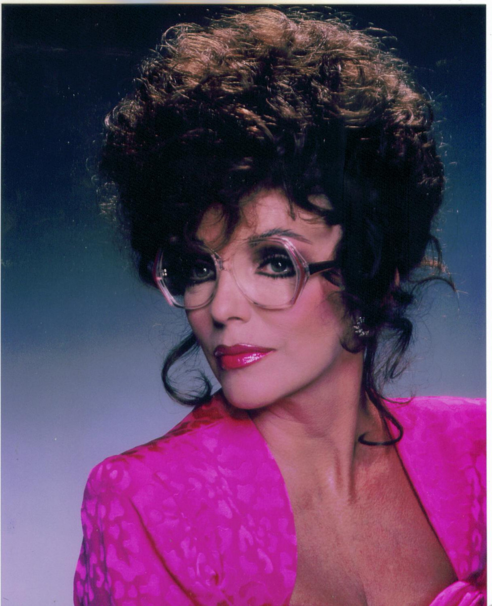 Joan Collins: pic #349575