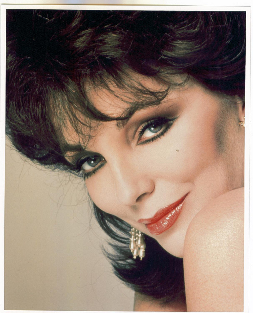 Joan Collins: pic #265499