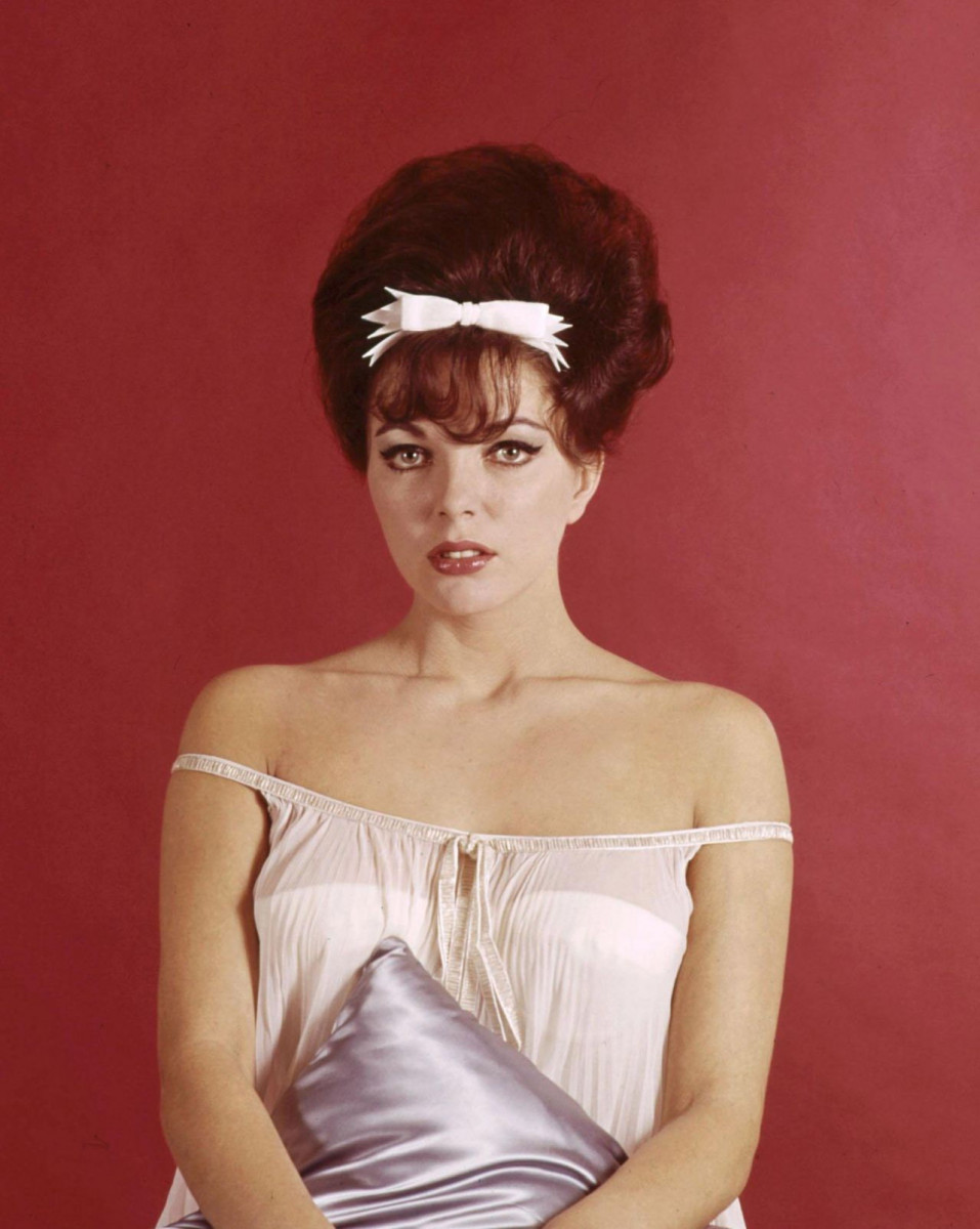 Joan Collins: pic #182416