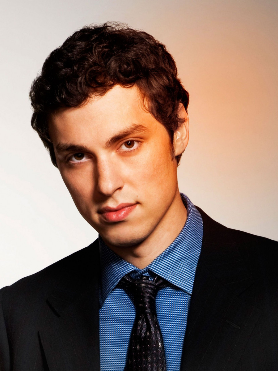 John Francis Daley: pic #396207