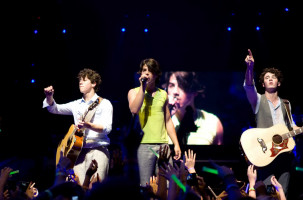 Jonas Brothers photo #