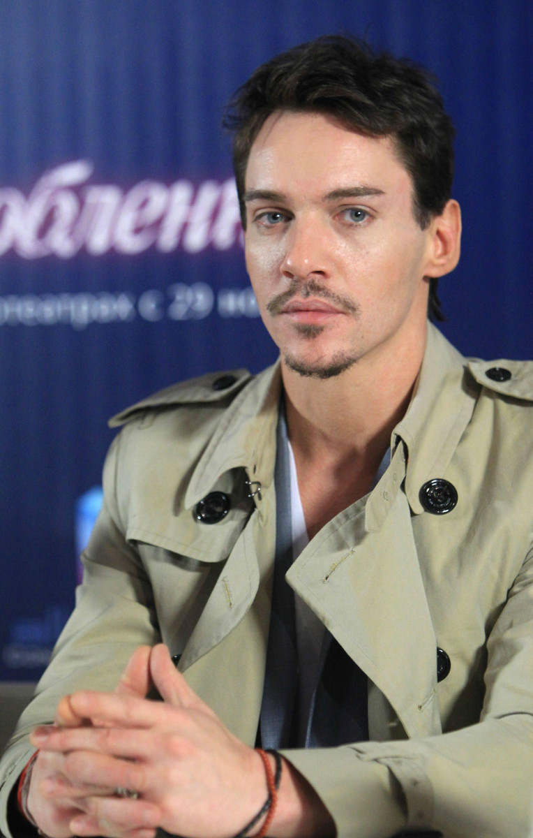 Jonathan Rhys-Meyers: pic #602073