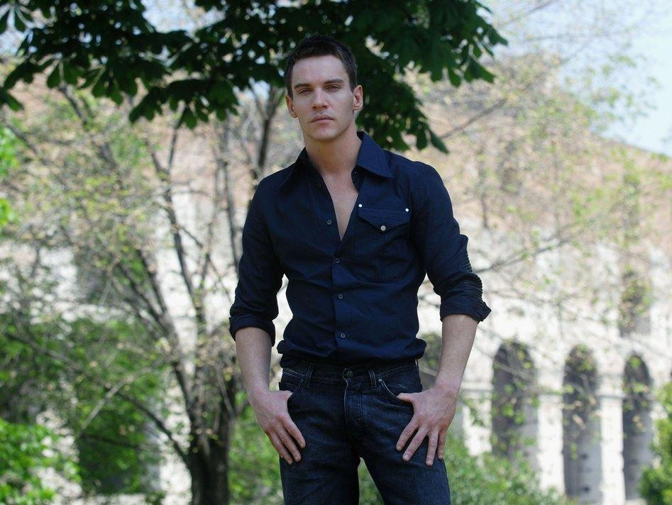 Jonathan Rhys-Meyers: pic #612151