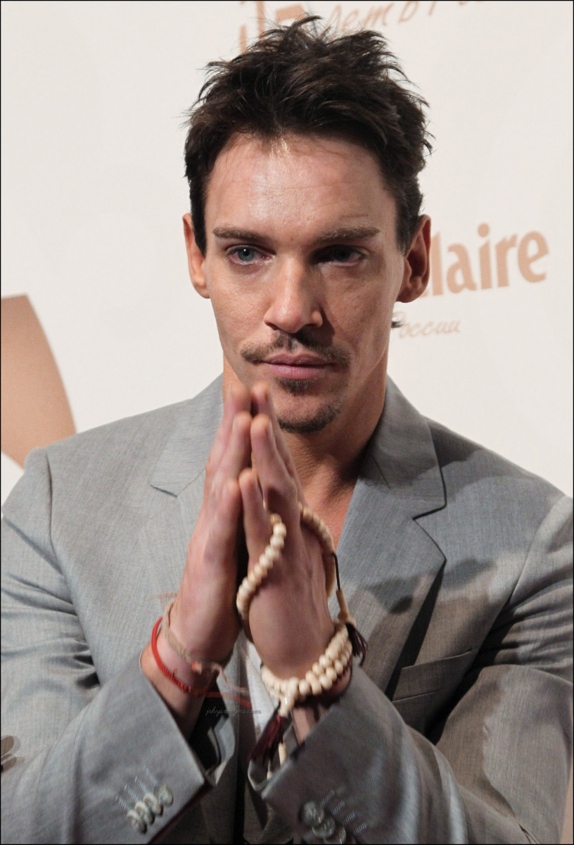 Jonathan Rhys-Meyers: pic #725743