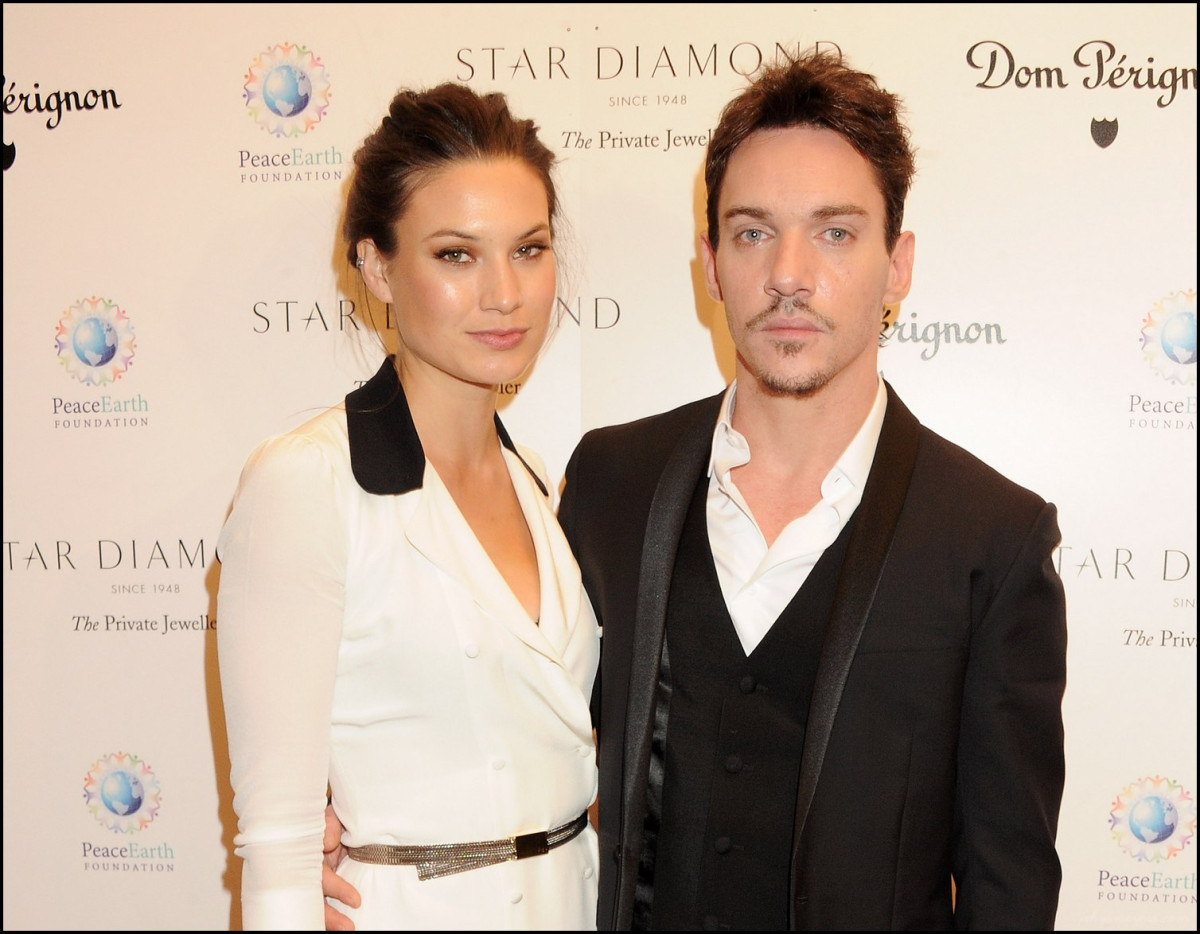 Jonathan Rhys-Meyers: pic #610532