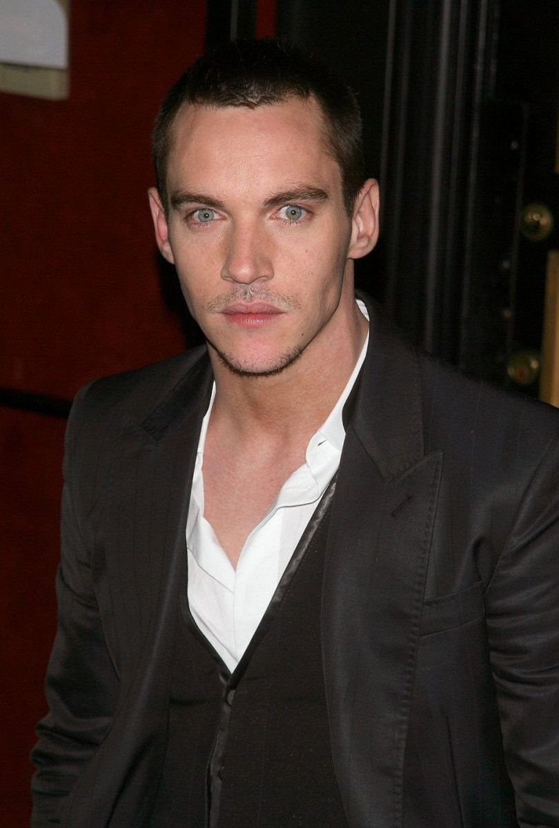 Jonathan Rhys-Meyers: pic #612192