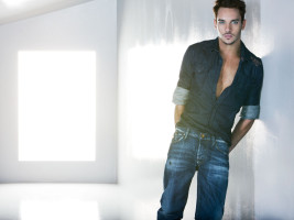 Jonathan Rhys-Meyers photo #