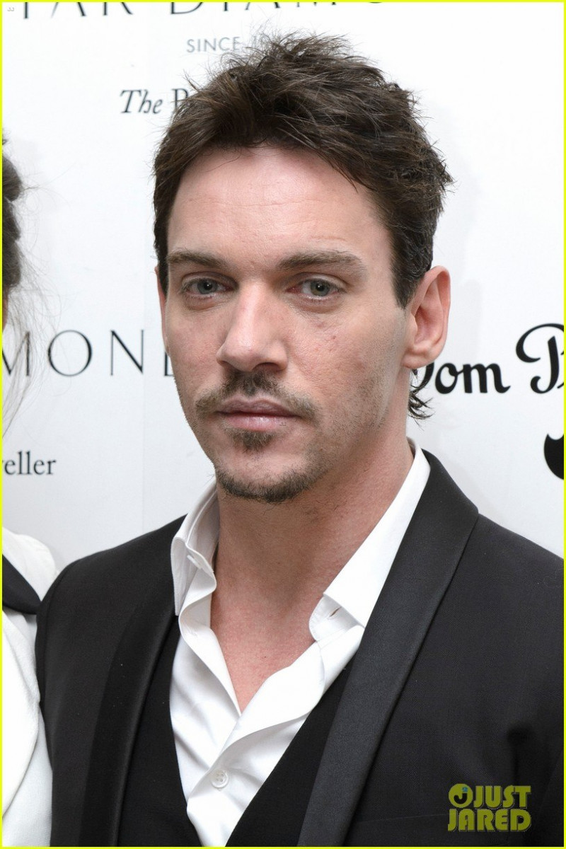 Jonathan Rhys-Meyers: pic #630402