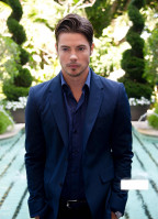 Josh Henderson photo #