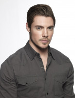 Josh Henderson photo #