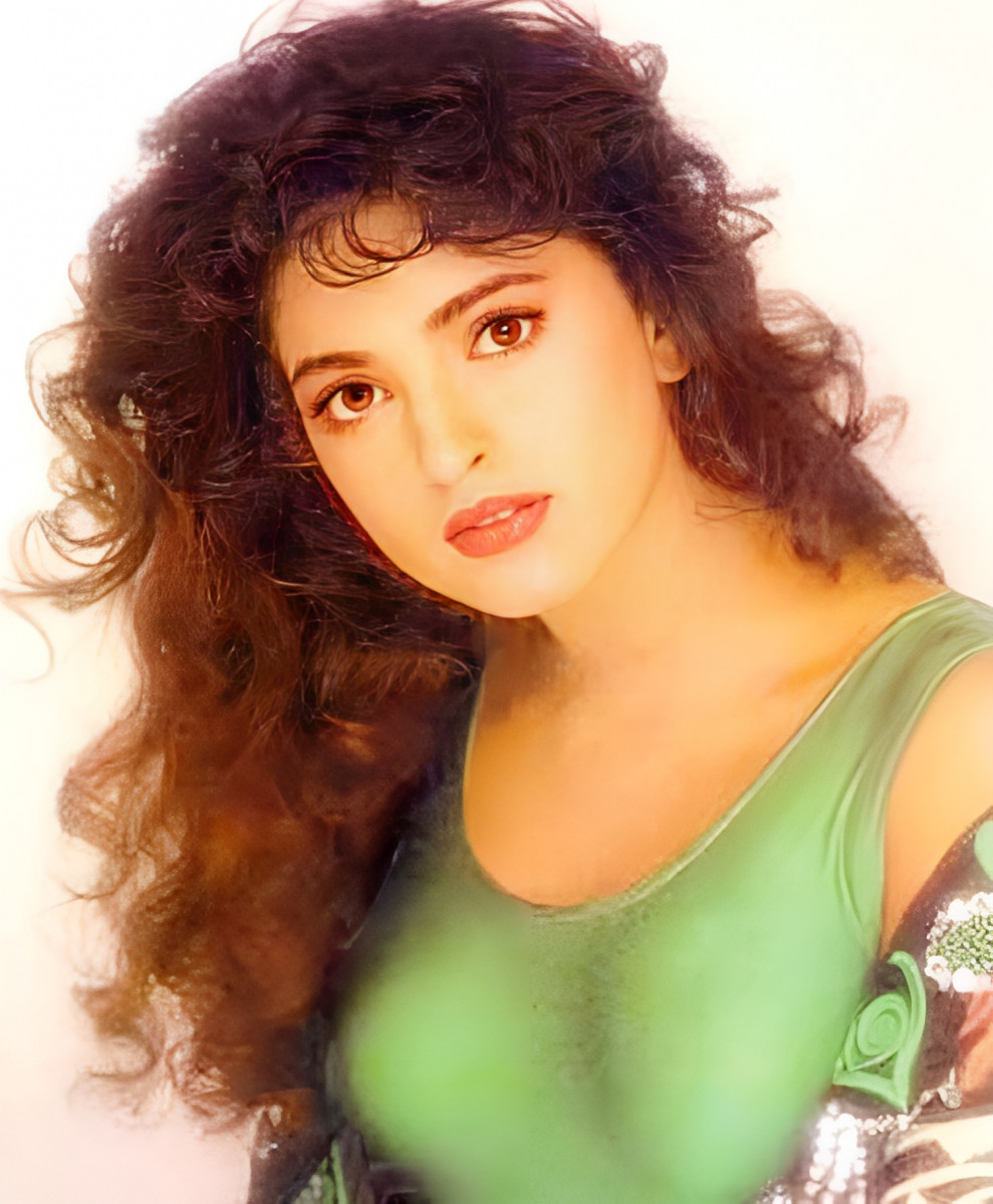 Juhi Chawla: pic #1289487