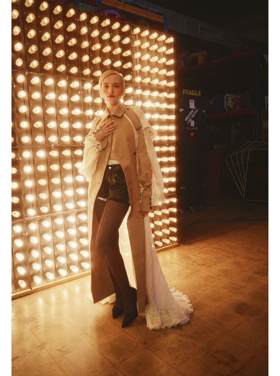Julia Garner: pic #1367974