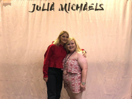 Julia Michaels photo #