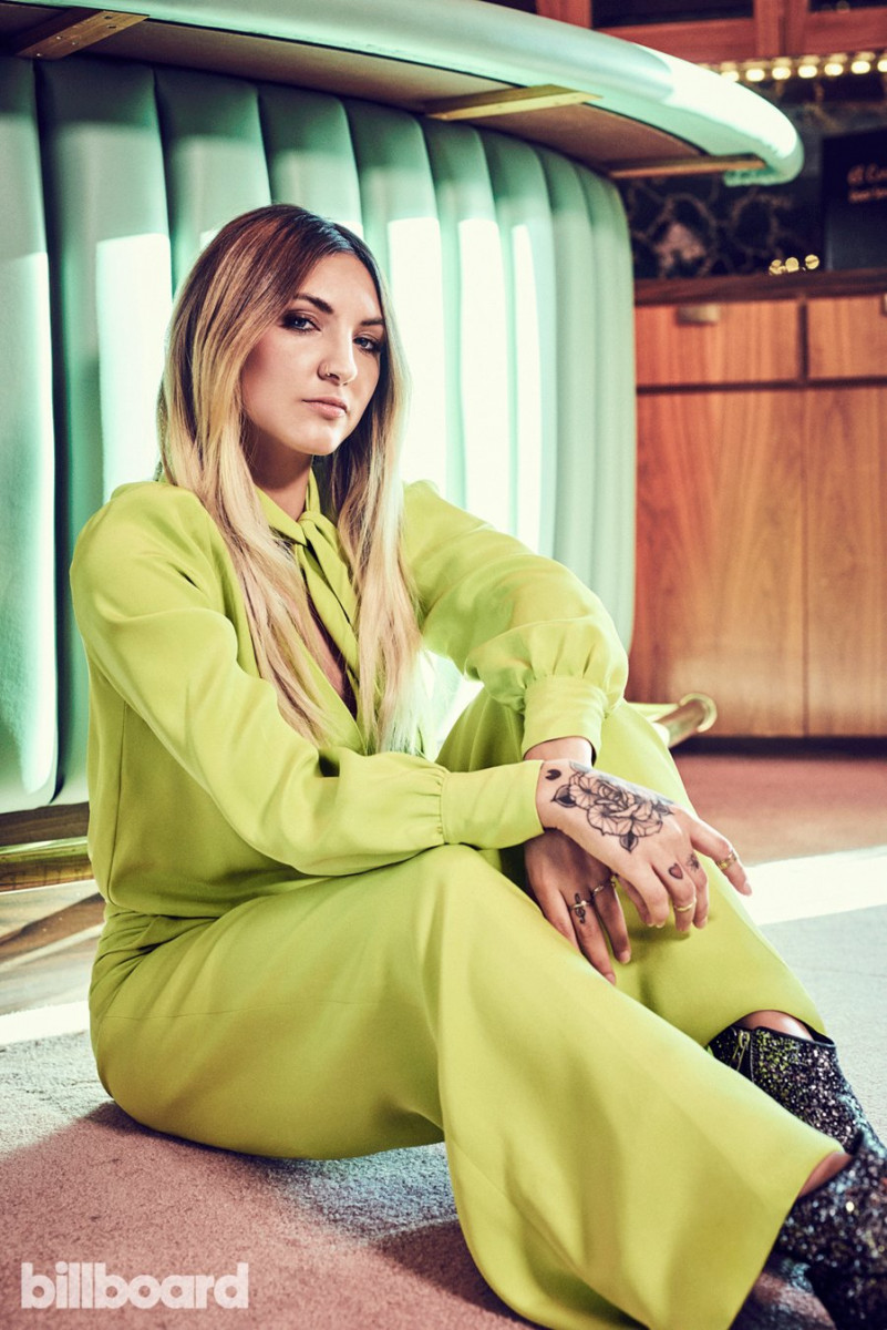 Julia Michaels: pic #987592