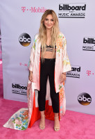 Julia Michaels photo #