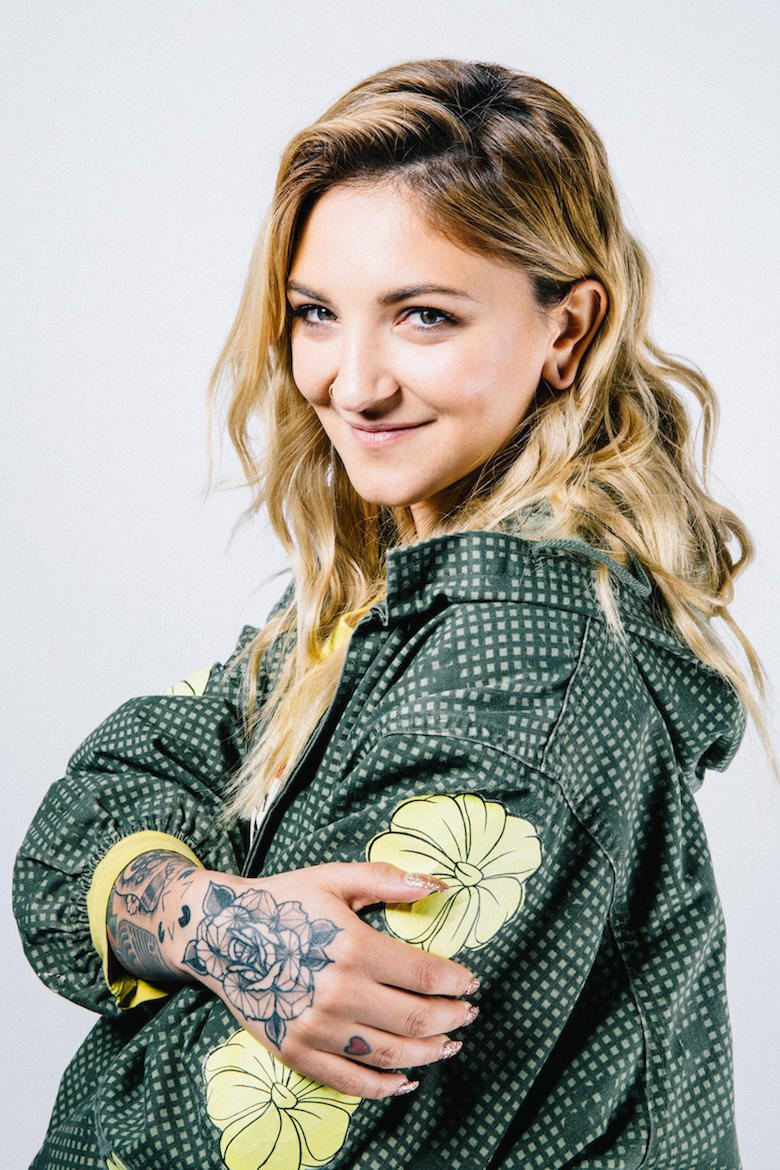 Julia Michaels: pic #1017743