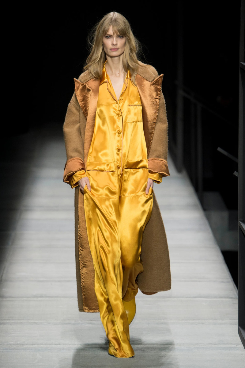 Julia Stegner: pic #1314031