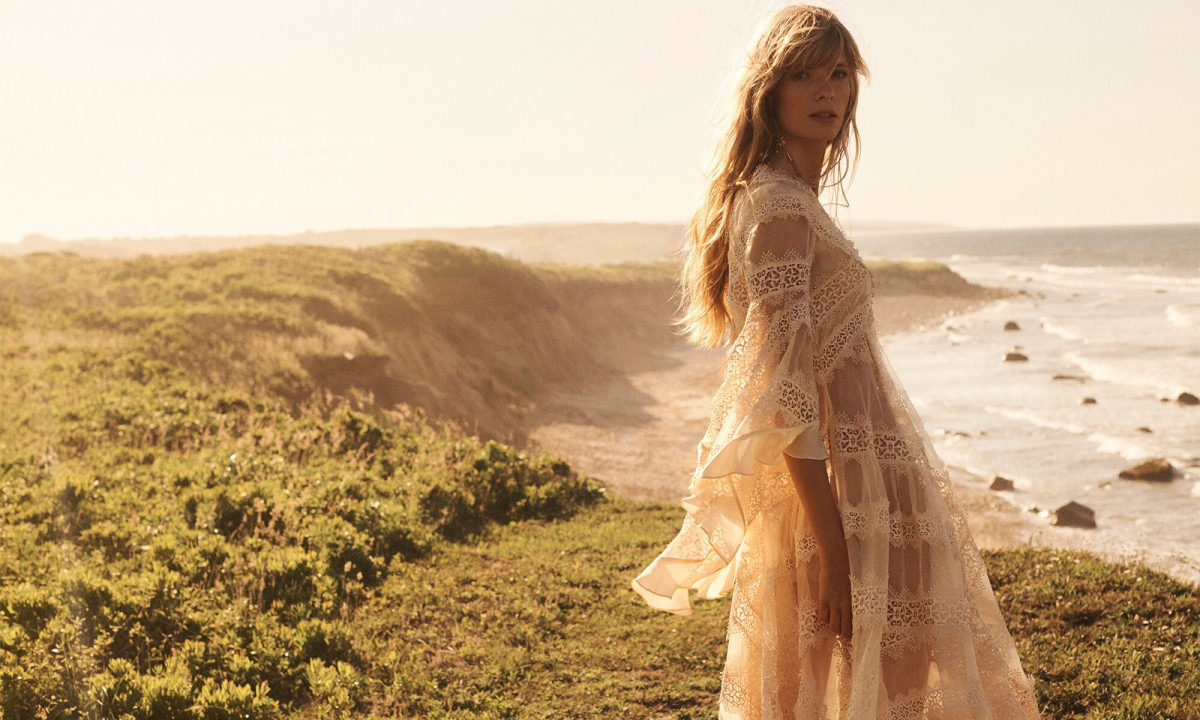 Julia Stegner: pic #1233331
