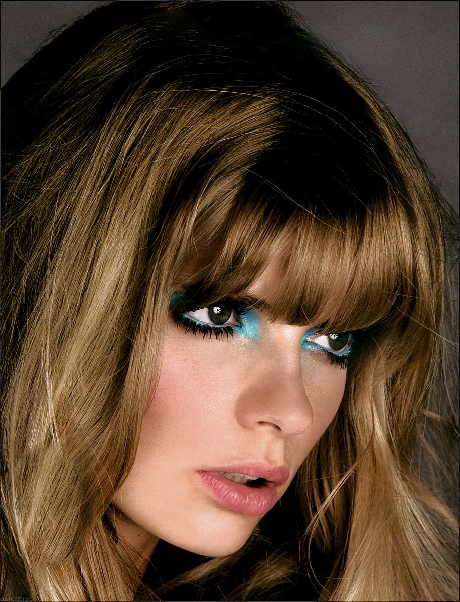 Julia Stegner: pic #28128