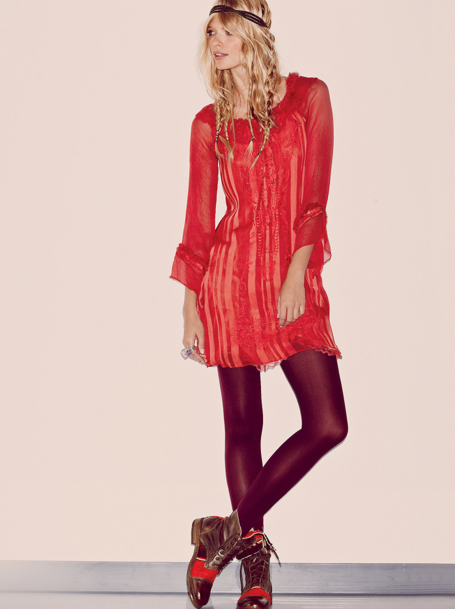 Julia Stegner: pic #414384