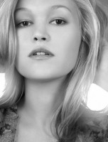 photo 18 in Julia Stiles gallery [id226276] 2010-01-15