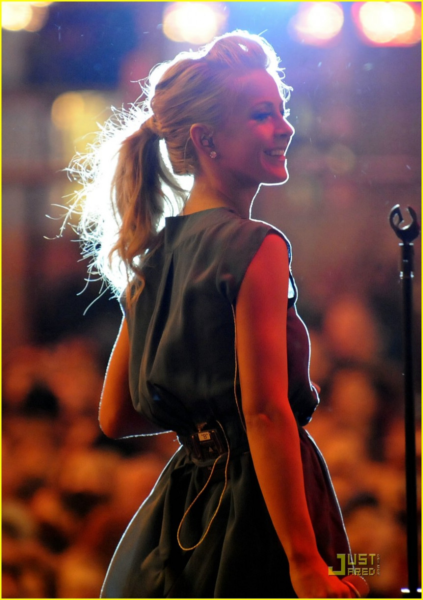 Julianne Hough: pic #146657