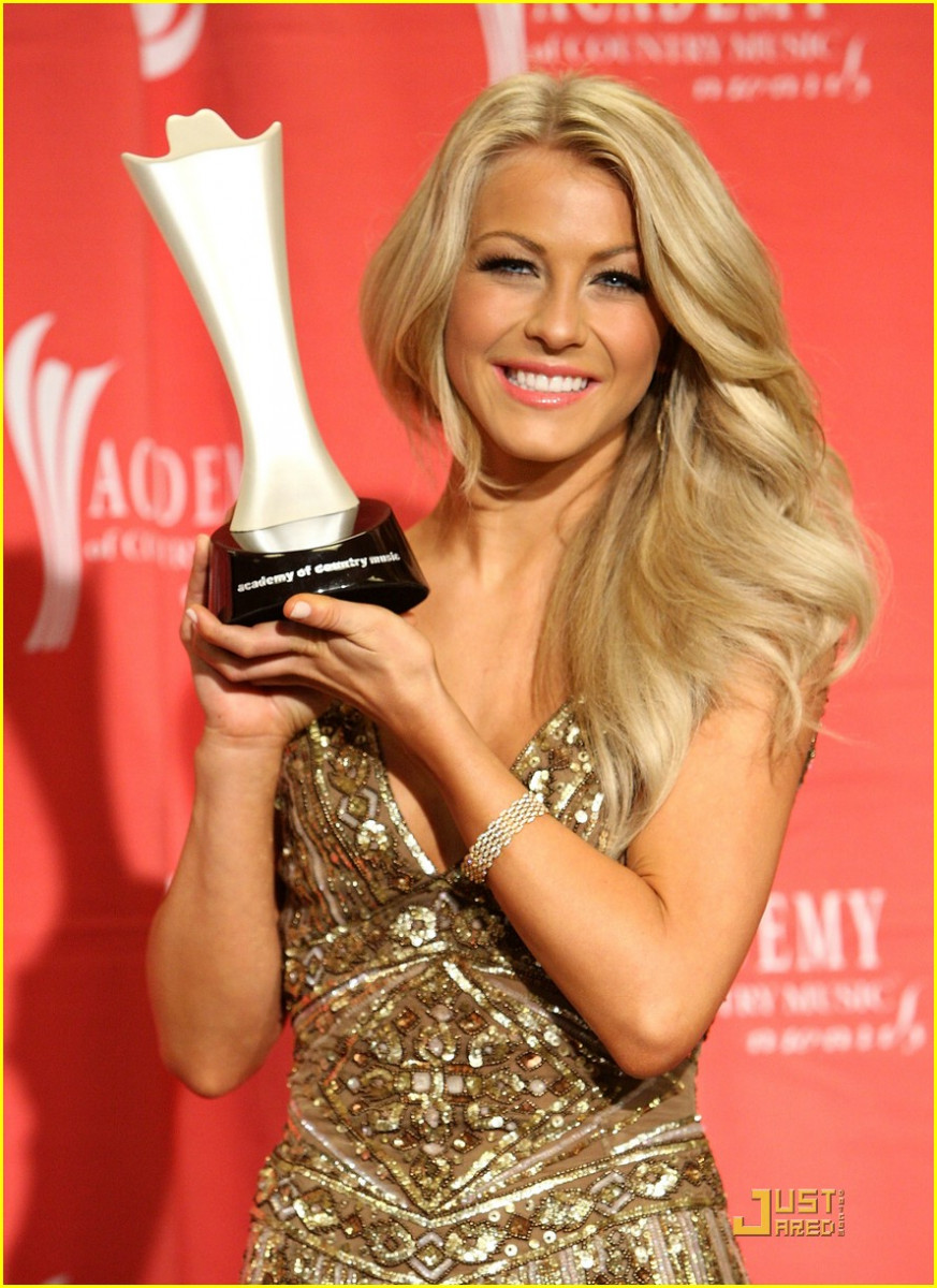 Julianne Hough: pic #146679