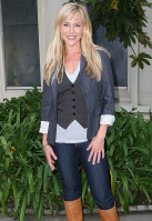 Julie Benz photo #