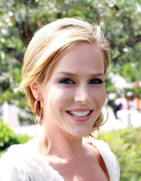 Julie Benz photo #