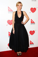 Julie Bowen photo #