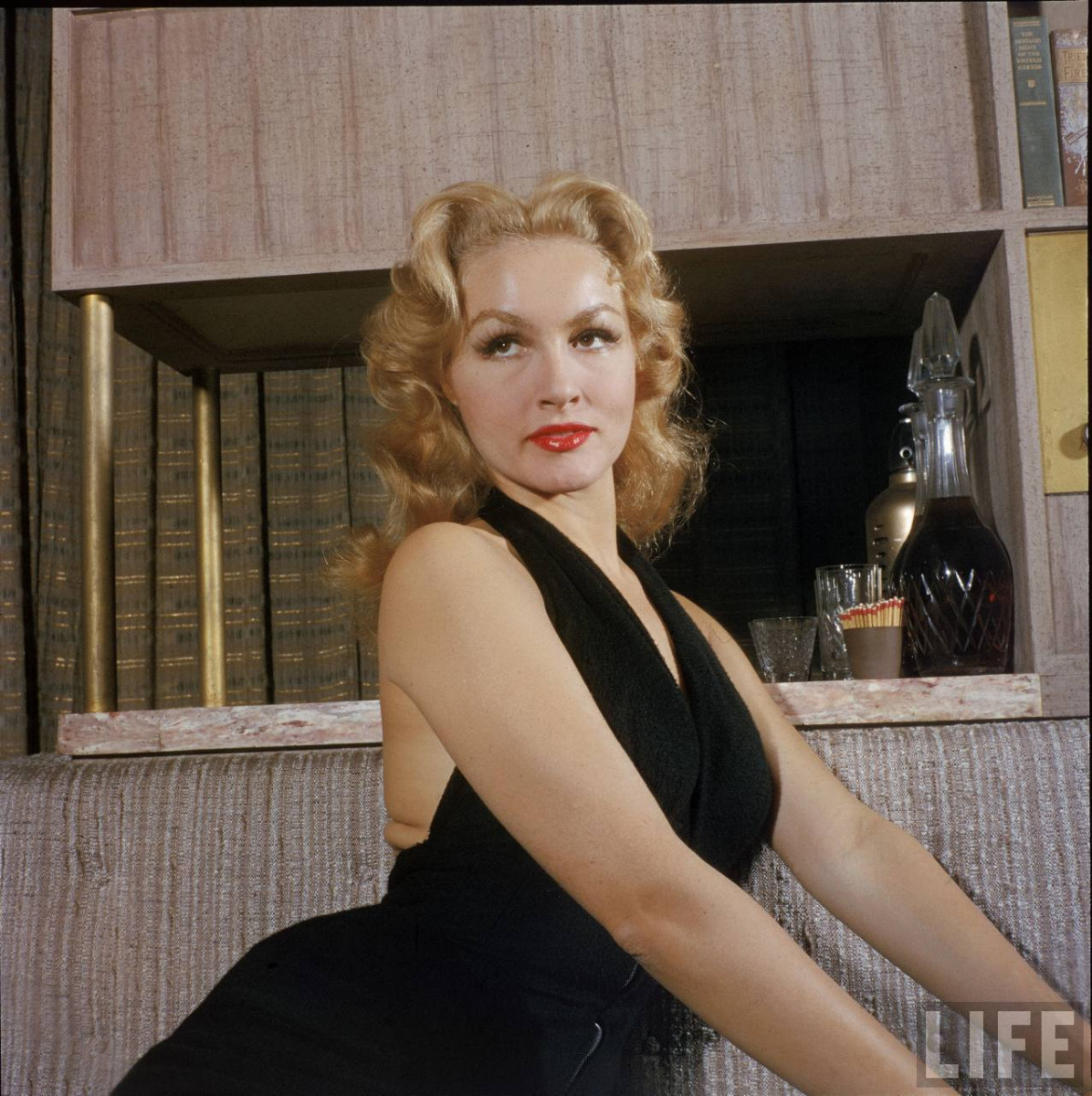 Julie Newmar: pic #282903