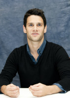 Justin Bartha photo #