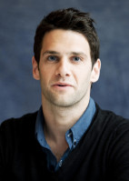 Justin Bartha photo #