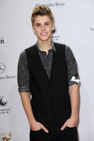 photo 16 in Justin Bieber gallery [id419744] 2011-11-17